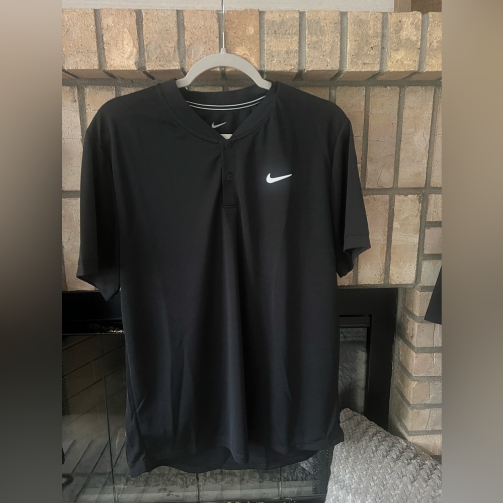 Nike tshirt NWT